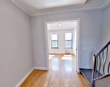 Avenue B - Photo Thumbnail 2