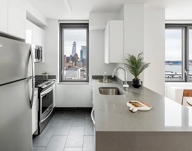 West 57th Street - Photo Thumbnail 2