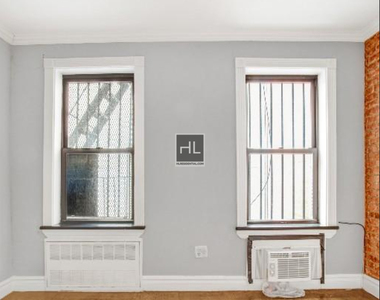 West 53 Street - Photo Thumbnail 4