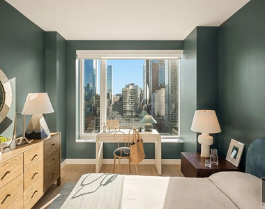 10th Avenue - Photo Thumbnail 2