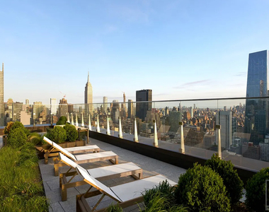 10th Avenue - Photo Thumbnail 7