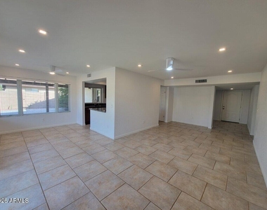 4428 E Joan De Arc Avenue - Photo Thumbnail 3