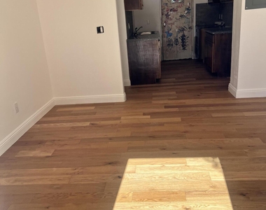 5914 W Myrtle Avenue - Photo Thumbnail 1