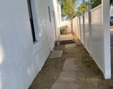 5914 W Myrtle Avenue - Photo Thumbnail 10