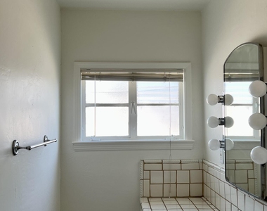 535 W Edgemont Avenue - Photo Thumbnail 9