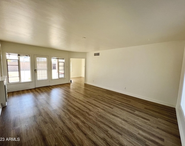 535 W Edgemont Avenue - Photo Thumbnail 1