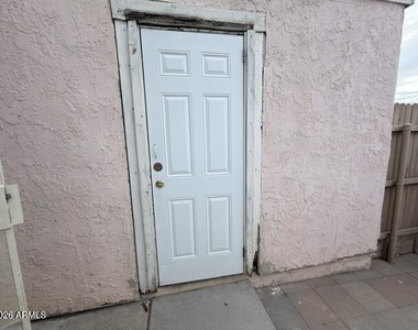 3326 W Las Palmaritas Drive - Photo Thumbnail 9