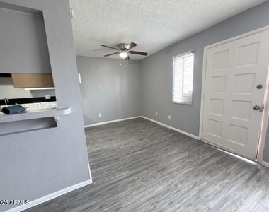3326 W Las Palmaritas Drive - Photo Thumbnail 1