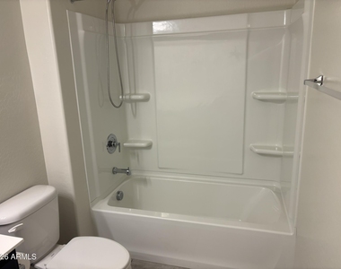 35 N 187th Drive - Photo Thumbnail 7