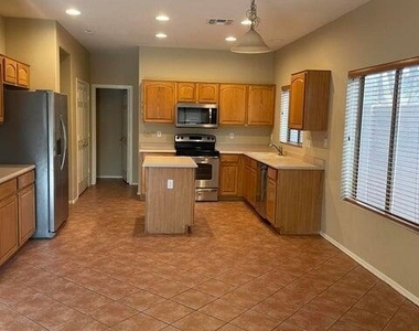 40725 N Apollo Way - Photo Thumbnail 5