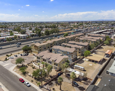 2450 W Glenrosa Avenue - Photo Thumbnail 29