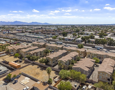 2450 W Glenrosa Avenue - Photo Thumbnail 30