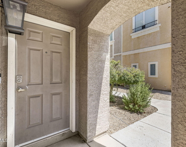 2450 W Glenrosa Avenue - Photo Thumbnail 1