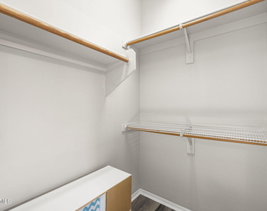 2450 W Glenrosa Avenue - Photo Thumbnail 22