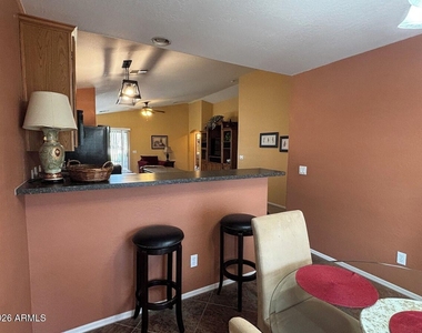 776 W Fairlane Court - Photo Thumbnail 3
