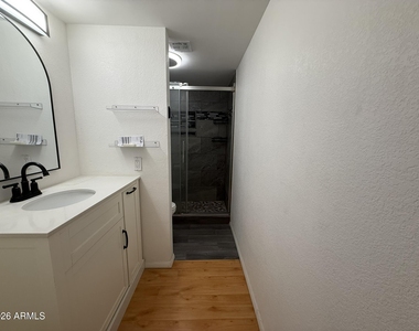 1920 W Lindner Avenue - Photo Thumbnail 12