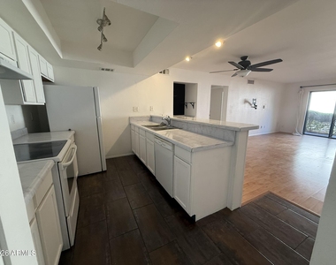 1920 W Lindner Avenue - Photo Thumbnail 6
