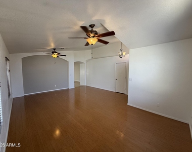4855 W Buffalo Street - Photo Thumbnail 4