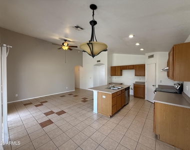 4855 W Buffalo Street - Photo Thumbnail 10