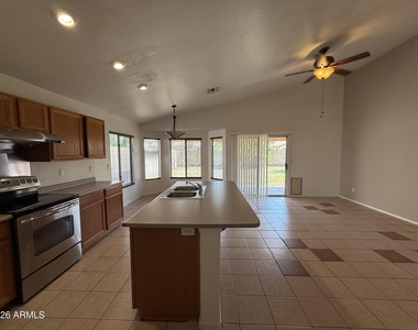4855 W Buffalo Street - Photo Thumbnail 13