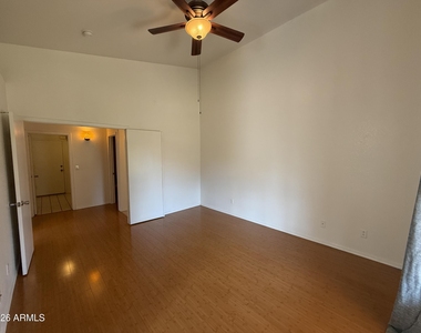 4855 W Buffalo Street - Photo Thumbnail 28
