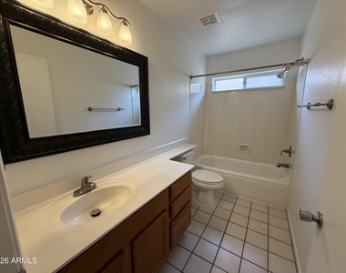 4855 W Buffalo Street - Photo Thumbnail 16
