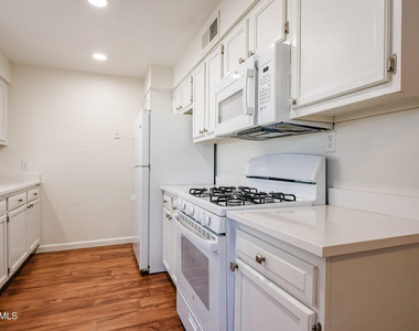 1111 E Turney Avenue - Photo Thumbnail 17