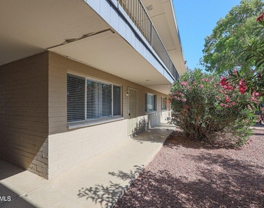 1111 E Turney Avenue - Photo Thumbnail 5
