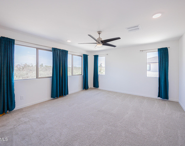 7412 W Gardenia Avenue - Photo Thumbnail 16