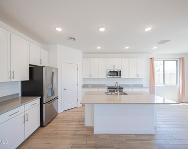 7412 W Gardenia Avenue - Photo Thumbnail 8