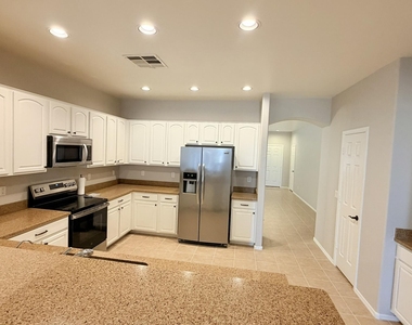 43460 W Caven Drive - Photo Thumbnail 2