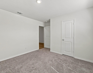 601 Banner Avenue - Photo Thumbnail 8