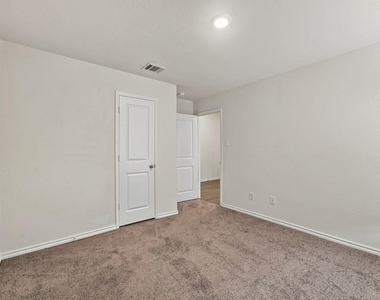 601 Banner Avenue - Photo Thumbnail 10
