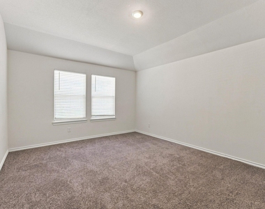 601 Banner Avenue - Photo Thumbnail 18