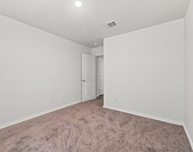 601 Banner Avenue - Photo Thumbnail 12