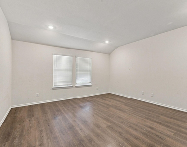 601 Banner Avenue - Photo Thumbnail 15