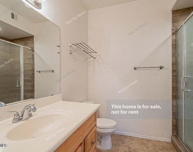 2929 W Yorkshire Drive - Photo Thumbnail 8