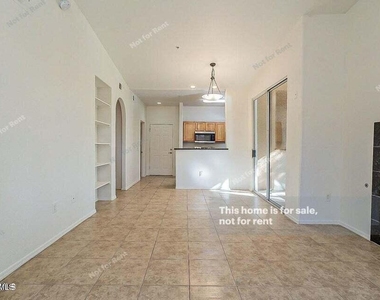 2929 W Yorkshire Drive - Photo Thumbnail 7
