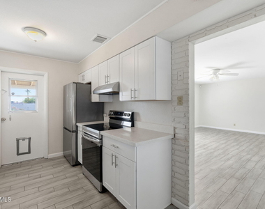 2401 N 66th Street - Photo Thumbnail 16