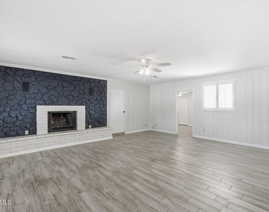 2401 N 66th Street - Photo Thumbnail 7