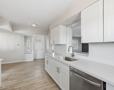 2401 N 66th Street - Photo Thumbnail 18