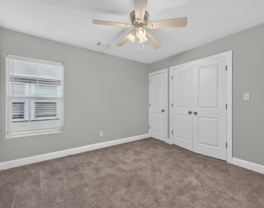 608 E College Street - Photo Thumbnail 8