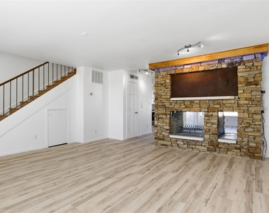 5810 Marina Drive - Photo Thumbnail 5