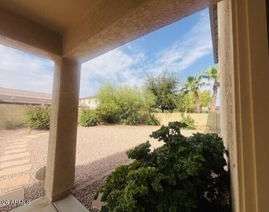 15106 W Sells Drive - Photo Thumbnail 32