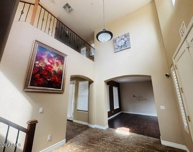 15106 W Sells Drive - Photo Thumbnail 2