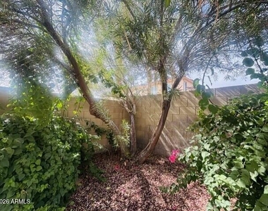 15106 W Sells Drive - Photo Thumbnail 31