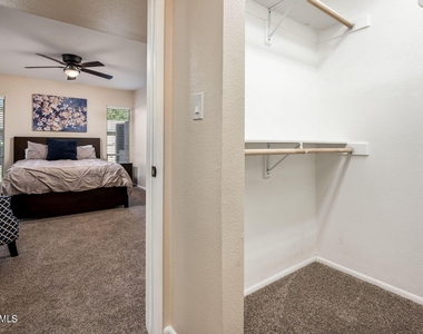 4515 W Continental Drive - Photo Thumbnail 11