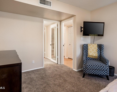 4515 W Continental Drive - Photo Thumbnail 9