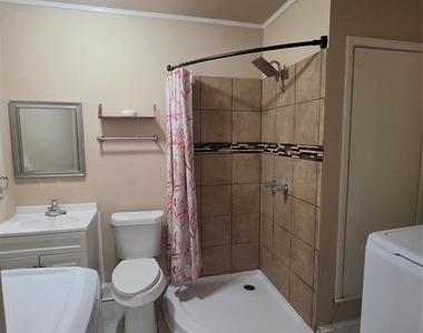 2539 Hillsboro Avenue - Photo Thumbnail 14