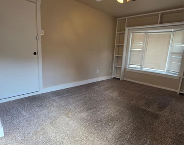 2539 Hillsboro Avenue - Photo Thumbnail 9